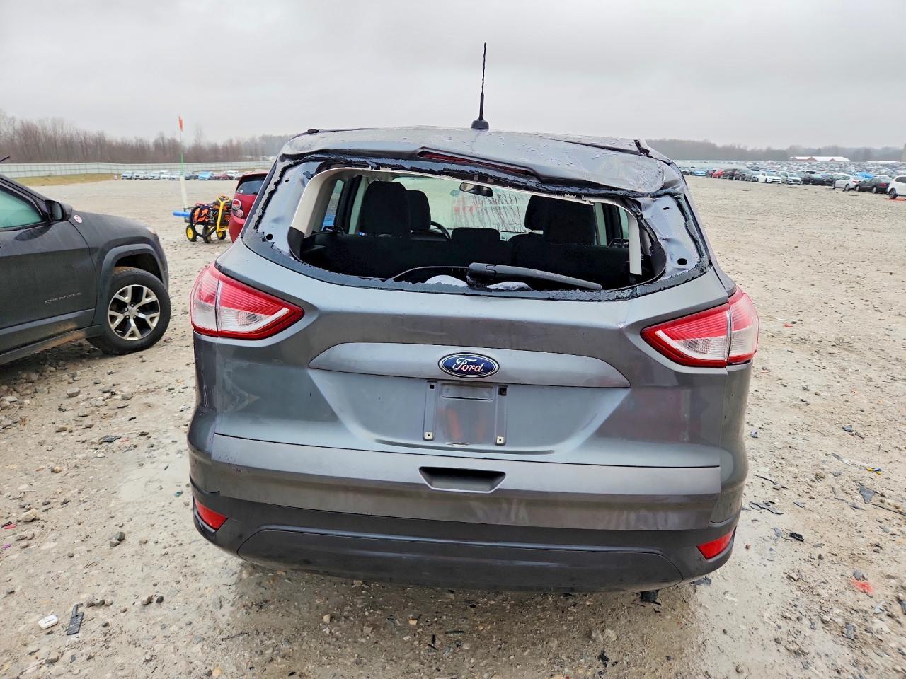 2013 Ford Escape S - Фото 6