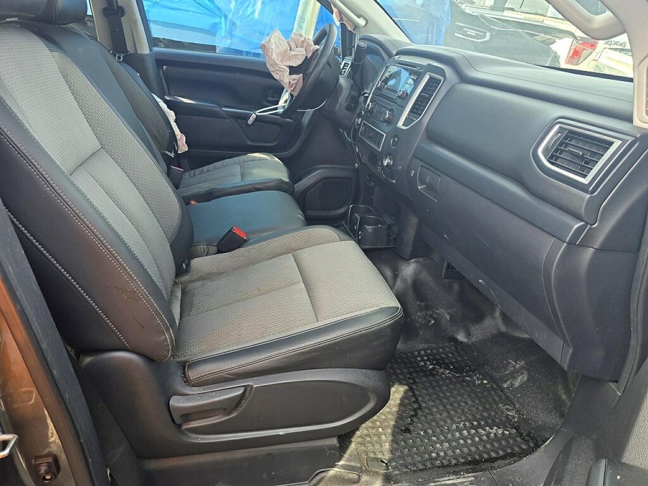 2017 Nissan Titan S - Фото 7