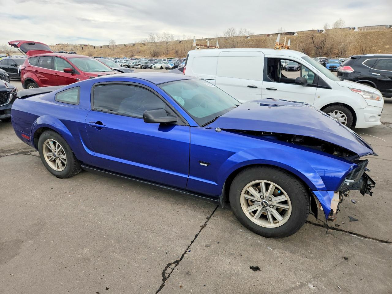 2005 Ford Mustang - Image 4