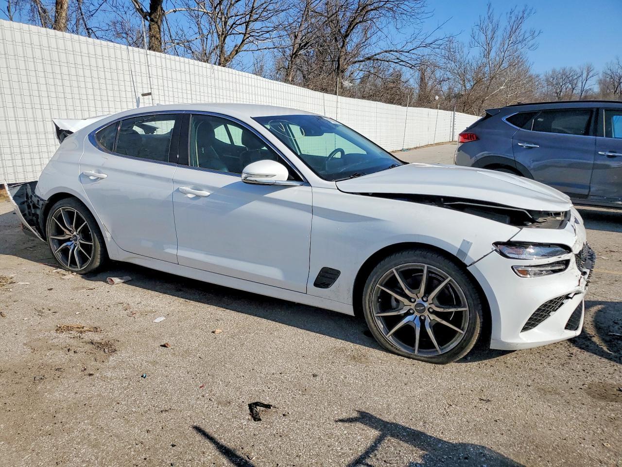 2023 Genesis G70 2.0T - Фото 4