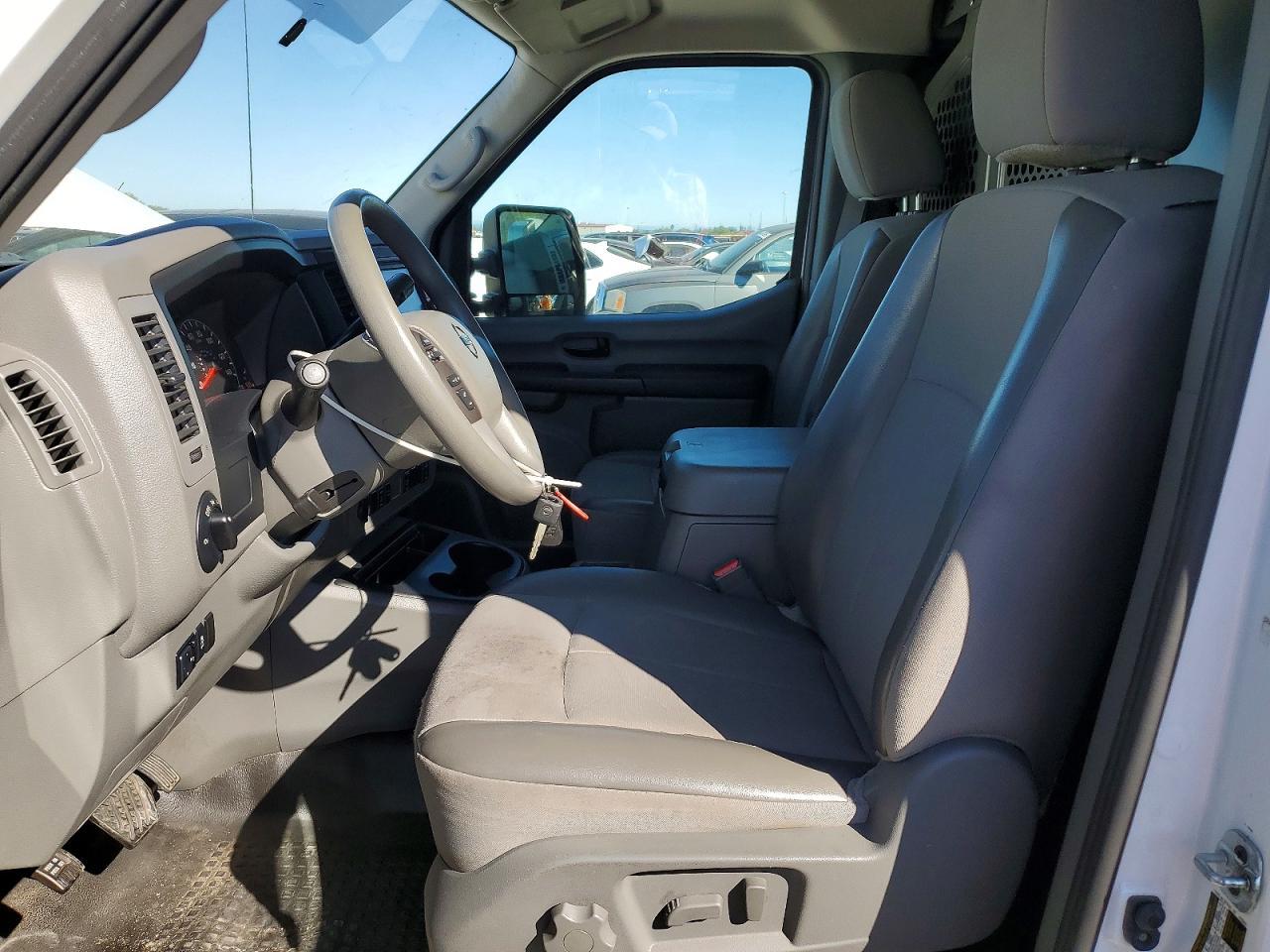 2019 Nissan Nv 3500 Utility / Service Van - Image 7