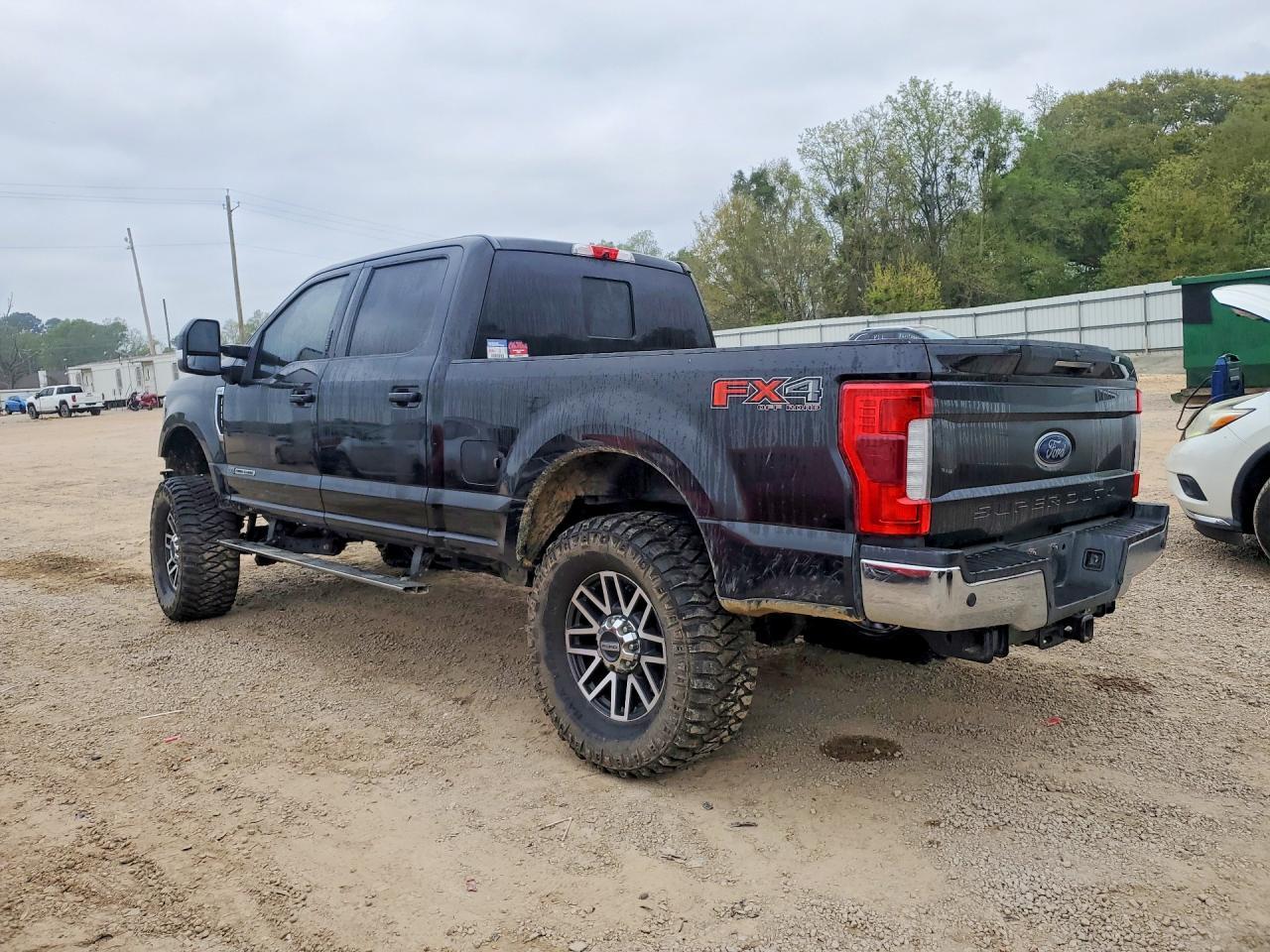 2019 Ford F250 Super Duty - Image 2