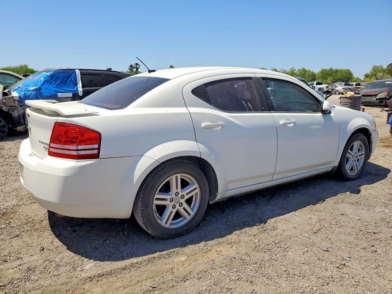 2010 Dodge Avenger - Фото 3