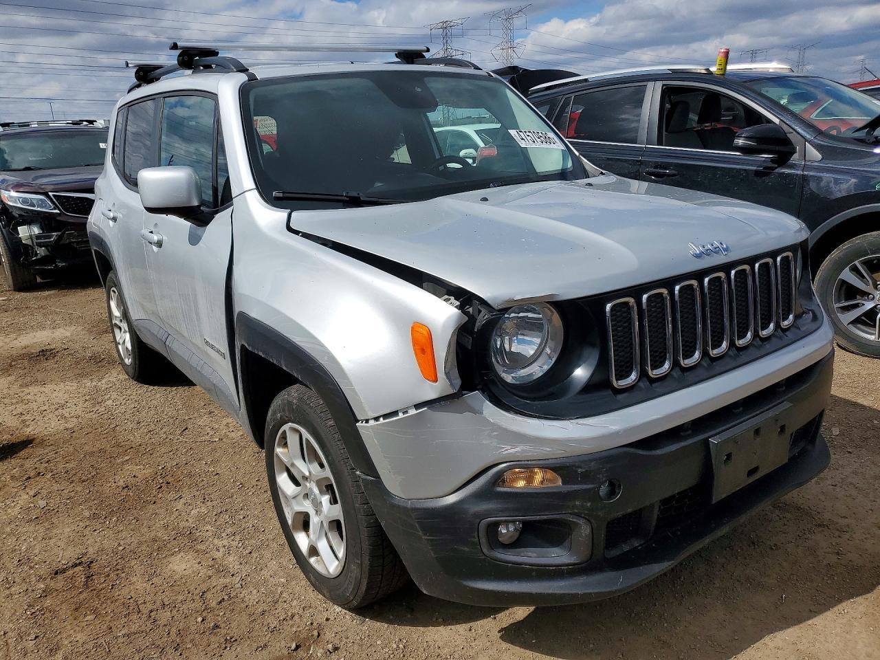 2016 Jeep Renegade Latitude - Image 4
