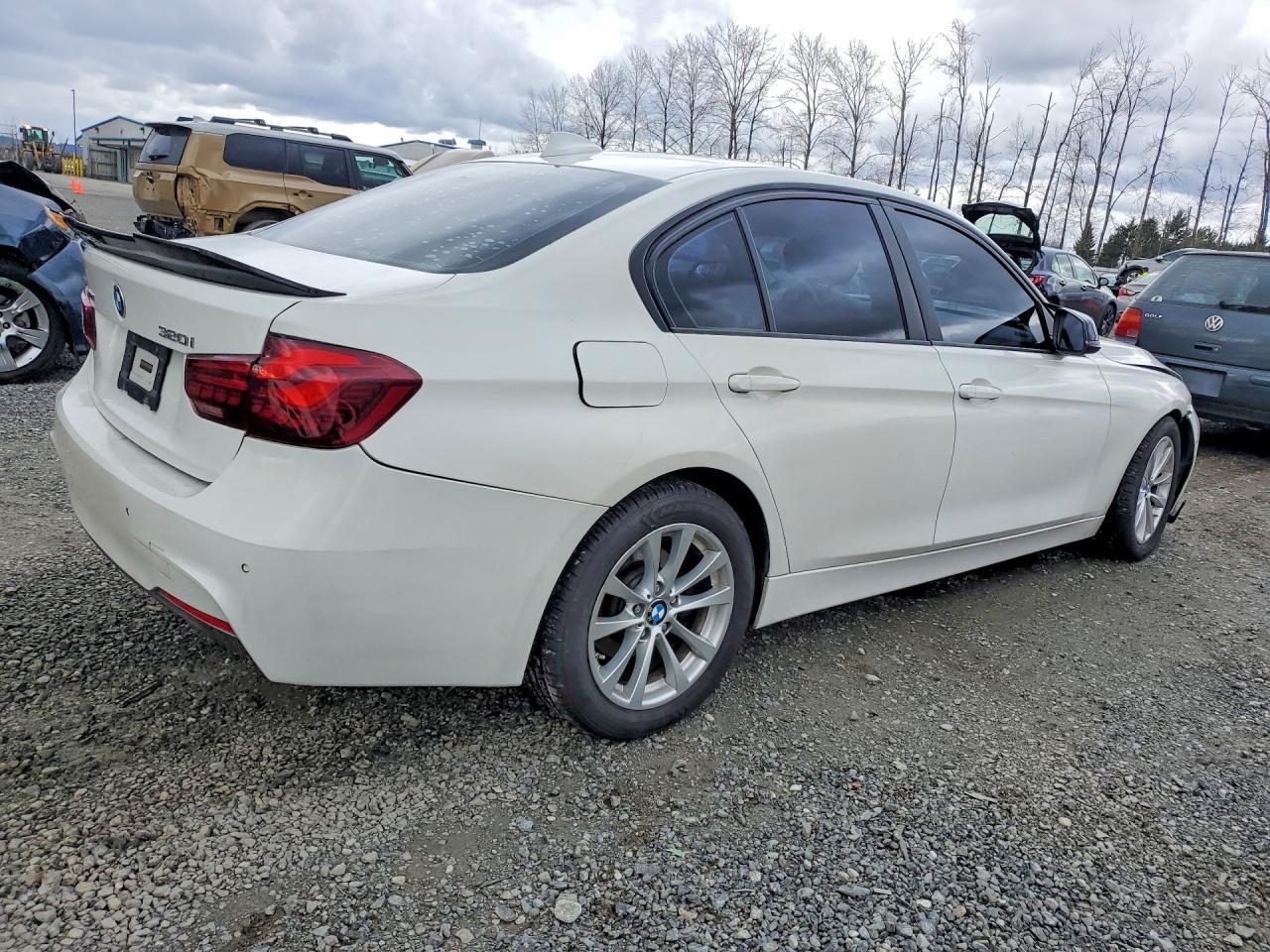 2017 BMW 320 Xi - Фото 3