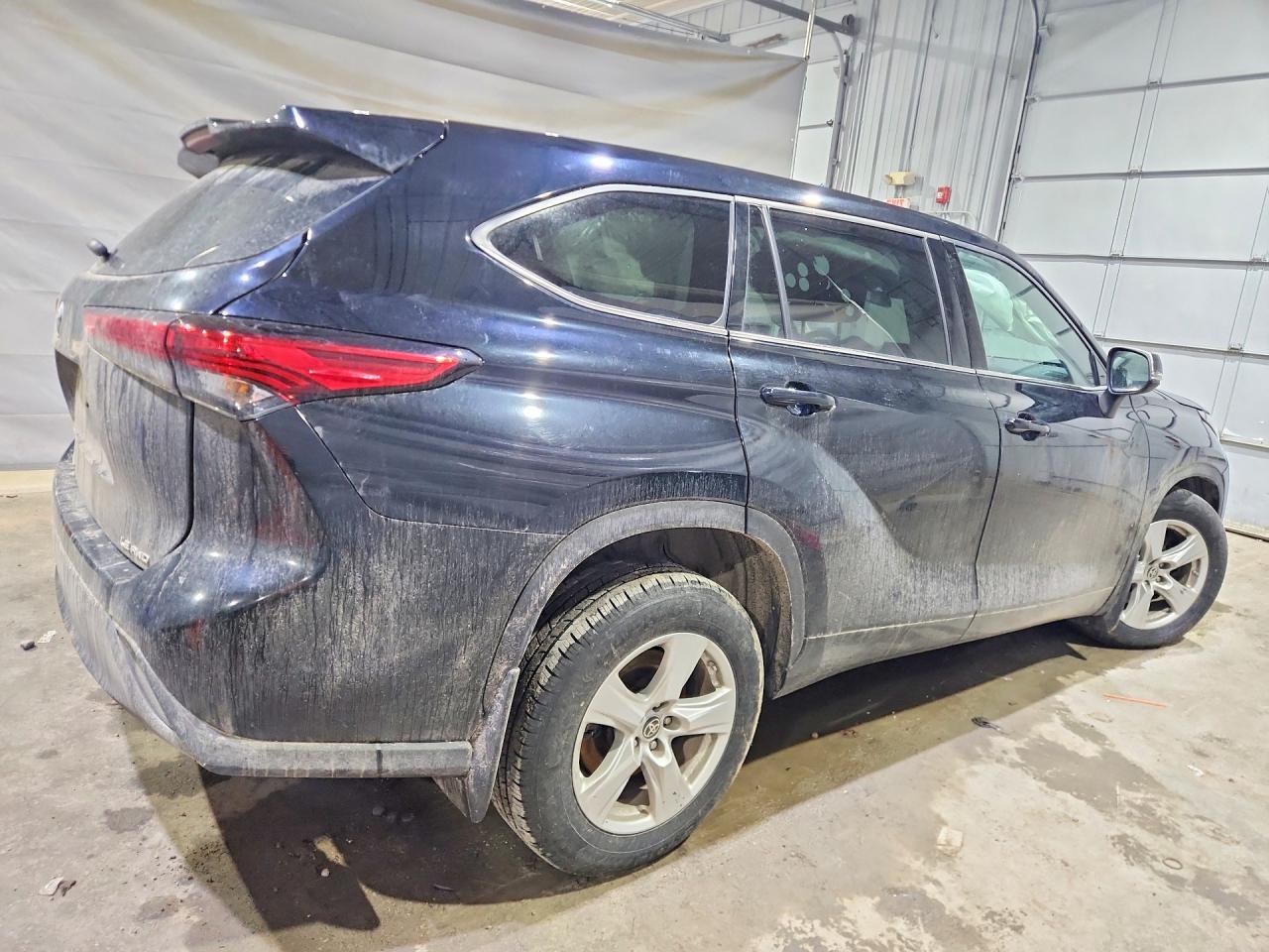 2021 Toyota Highlander Le - Фото 3