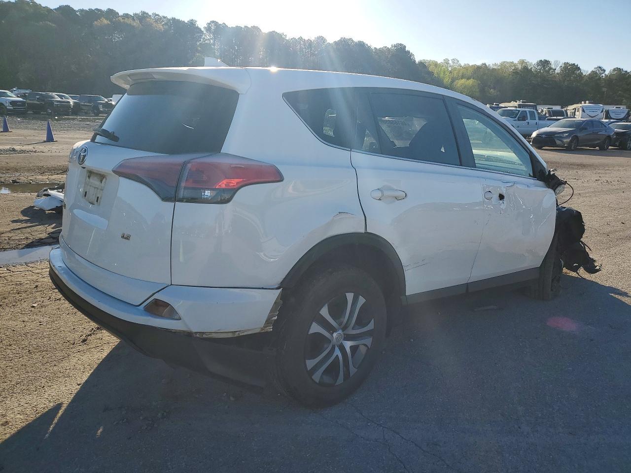 2017 Toyota Rav4 Le - Фото 3