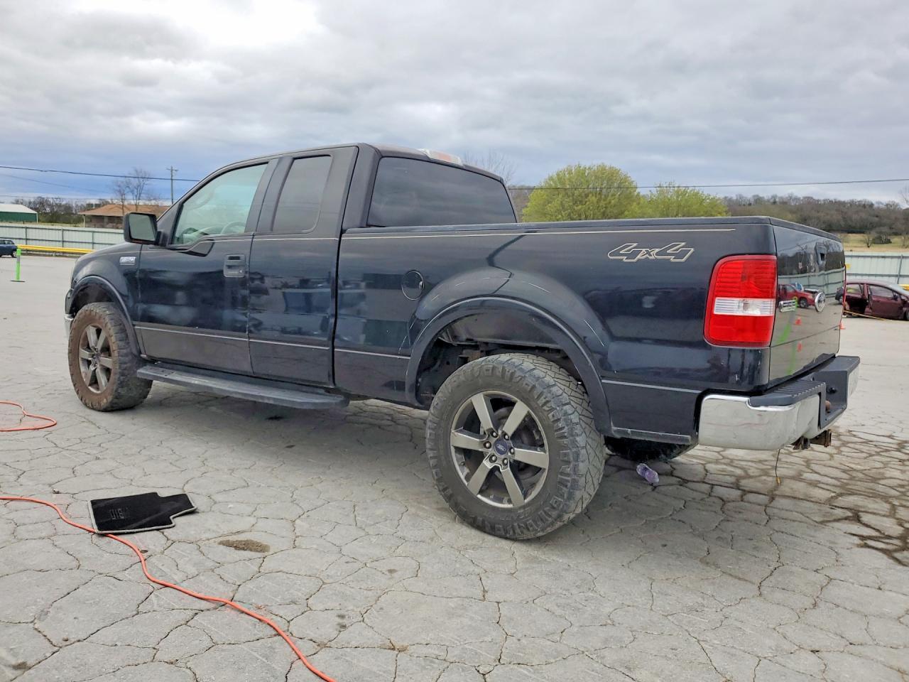 2004 Ford F150 - Фото 2