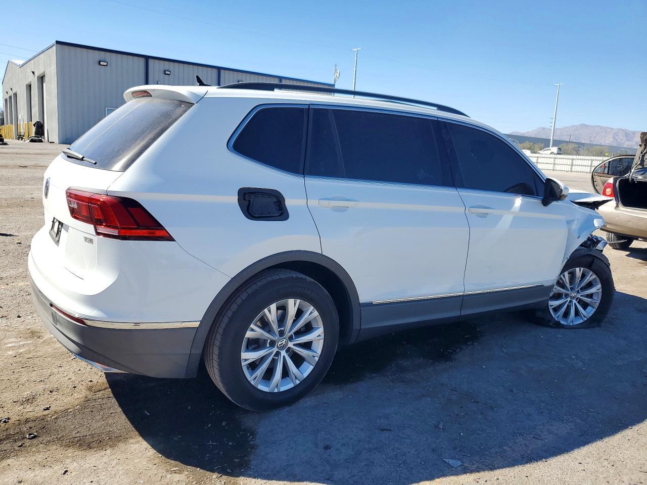 2018 Volkswagen Tiguan Se - Фото 3