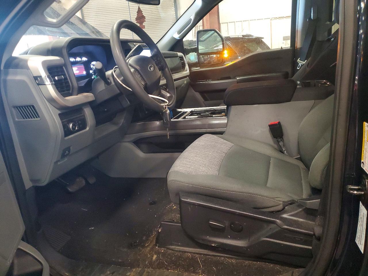2023 Ford F250 Super Duty - Фото 7