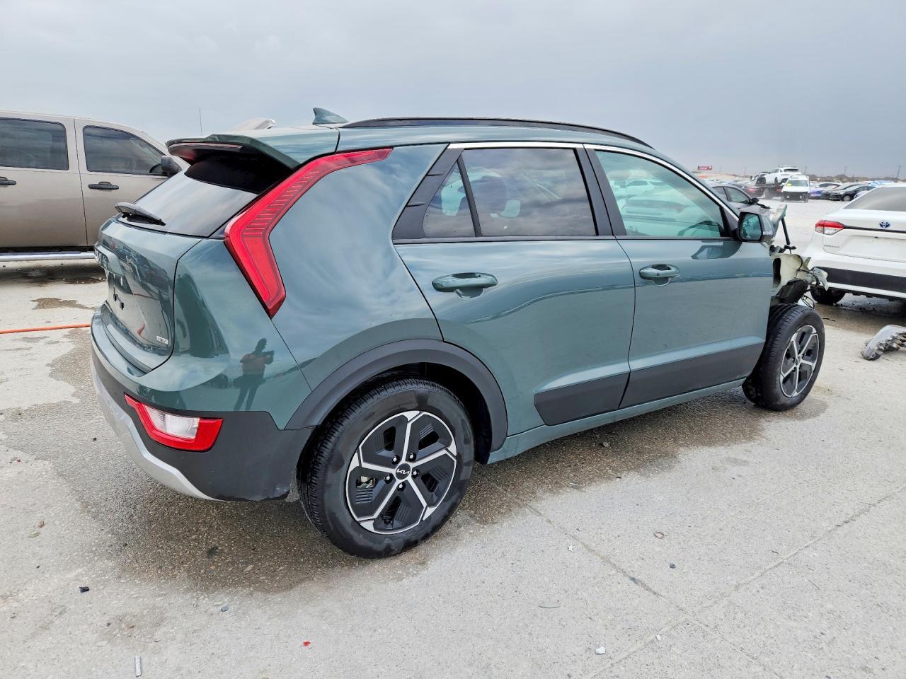 2025 Kia Niro Ex - Image 3