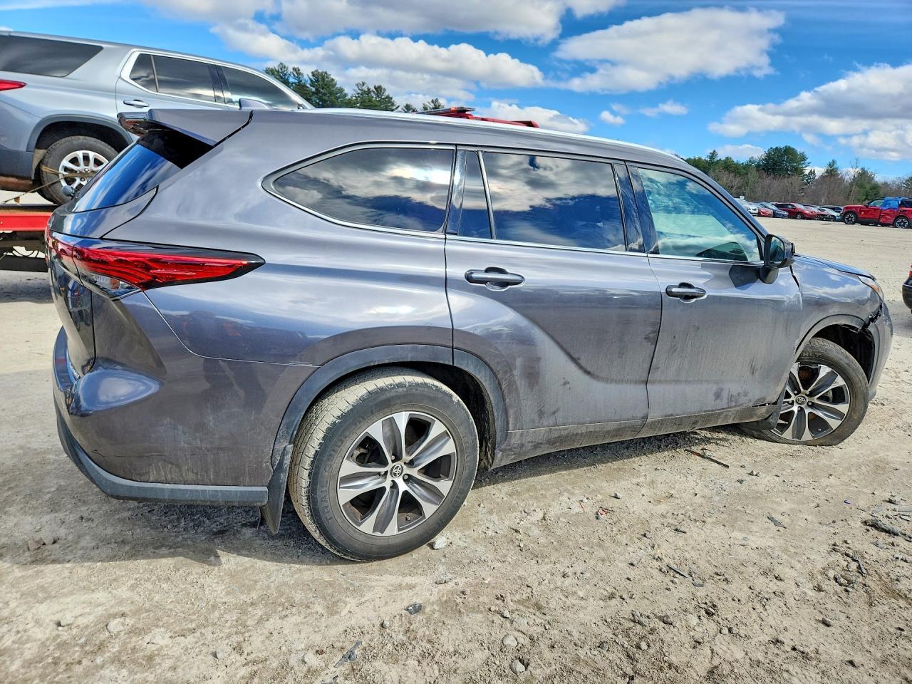 2021 Toyota Highlander Xle - Фото 3