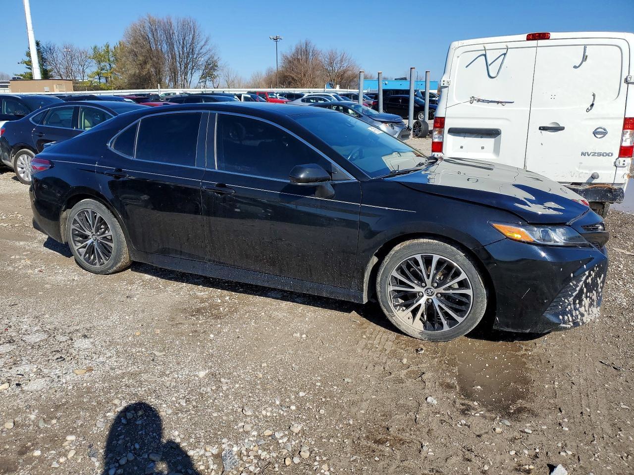 2019 Toyota Camry Se - Фото 4