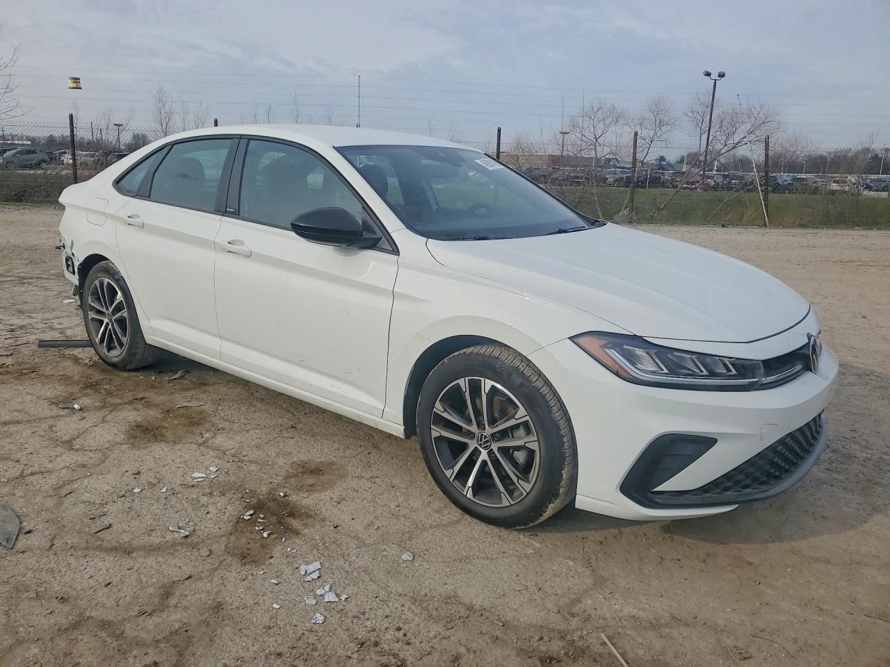 2025 Volkswagen Jetta Sport - Image 4