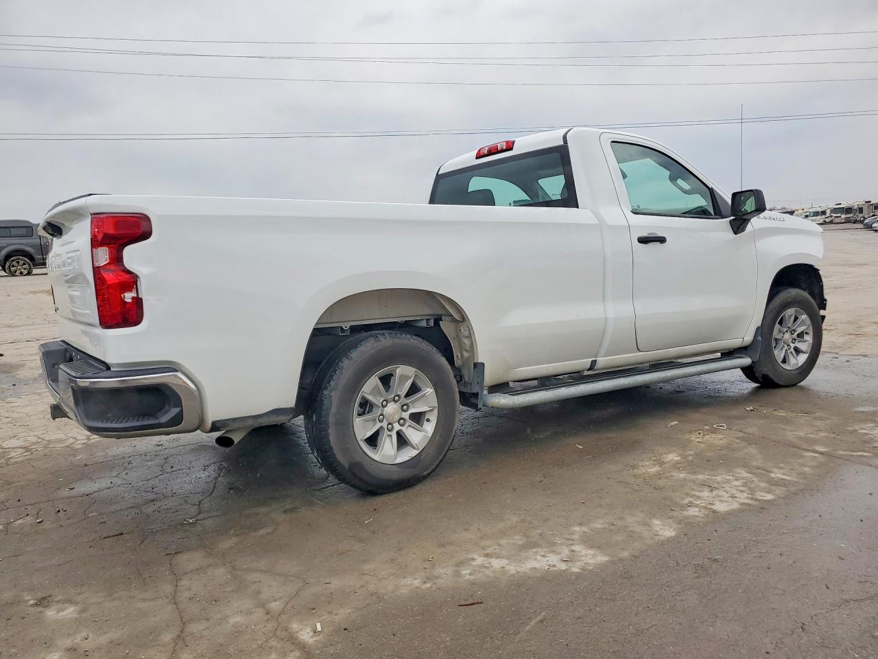 2024 Chevrolet Silverado C1500 - Image 3