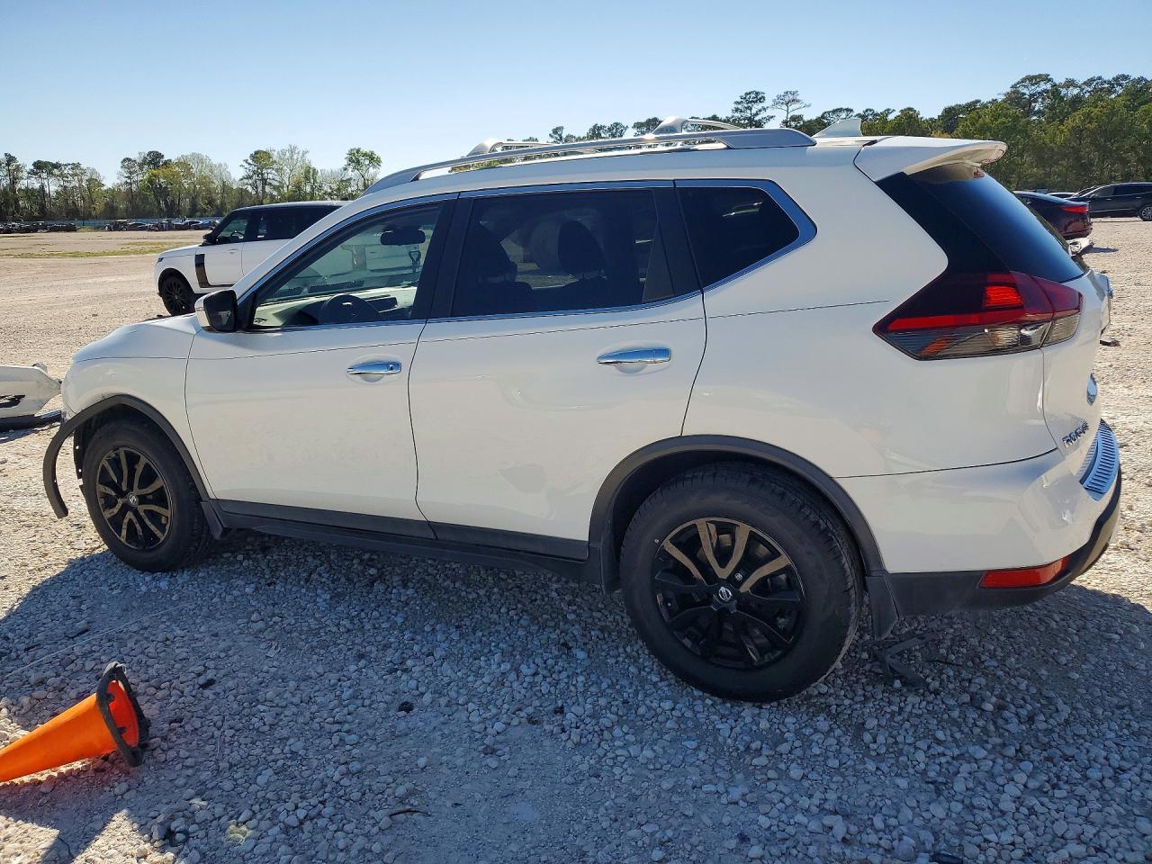 2019 Nissan Rogue S - Фото 2