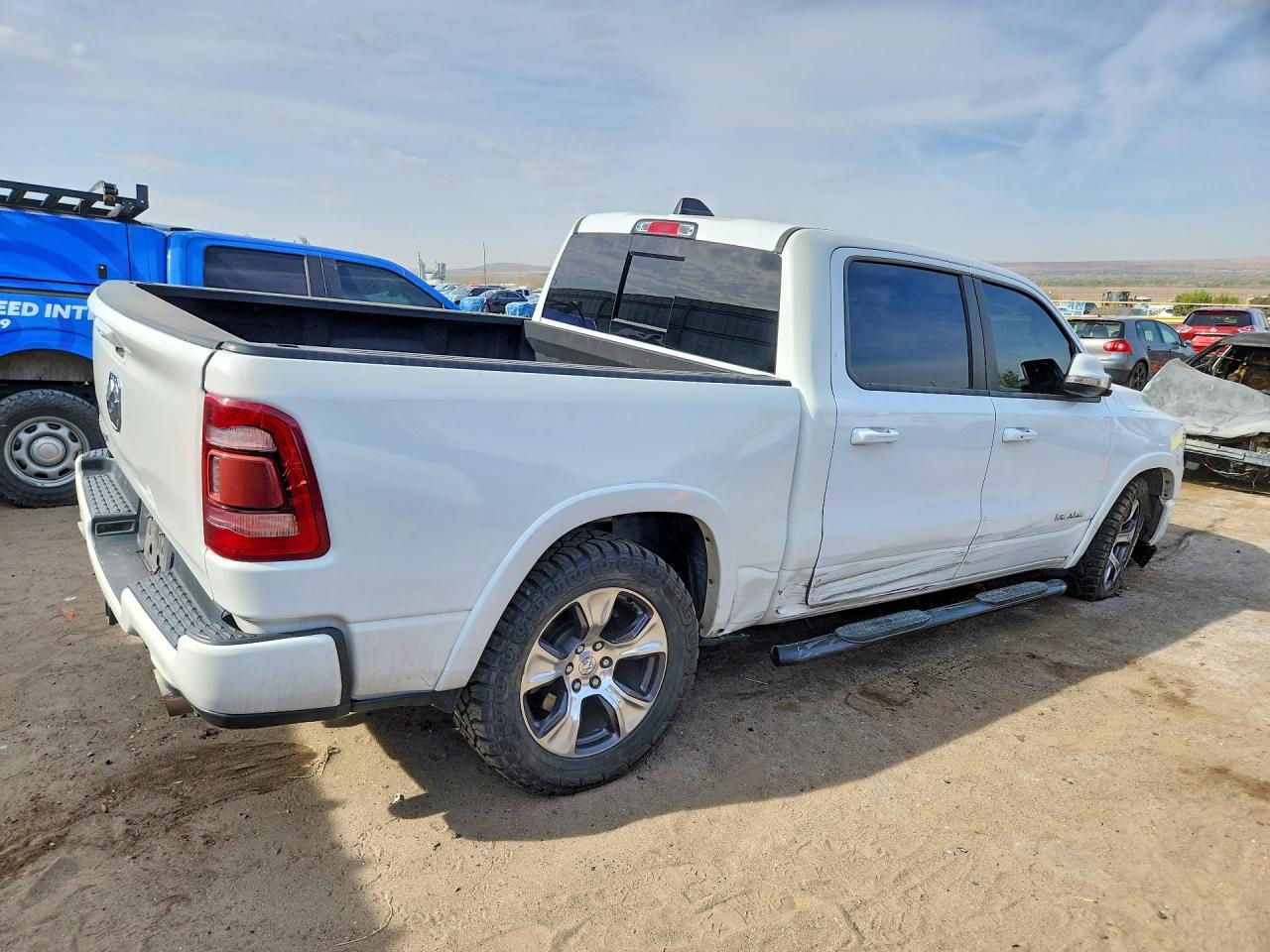 2022 Ram 1500 Laramie - Фото 3