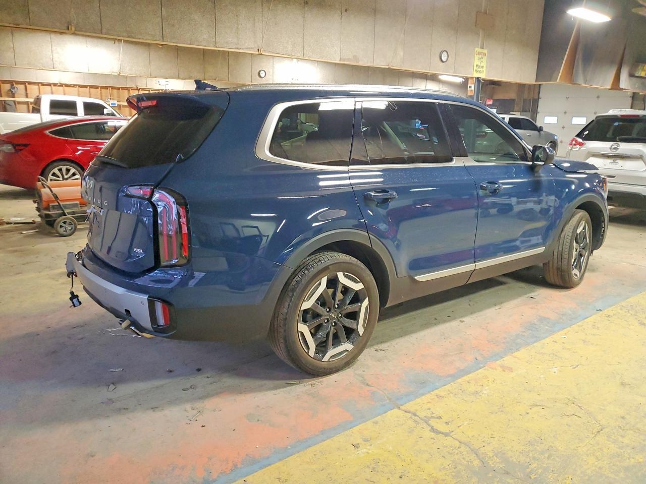 2023 Kia Telluride Ex - Image 3
