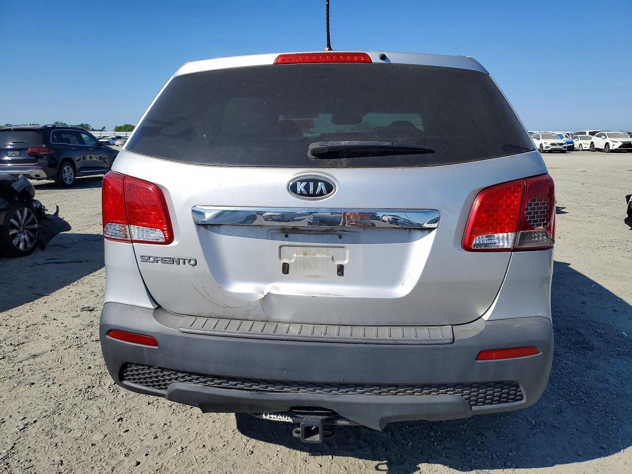 2013 Kia Sorento Lx - Image 6