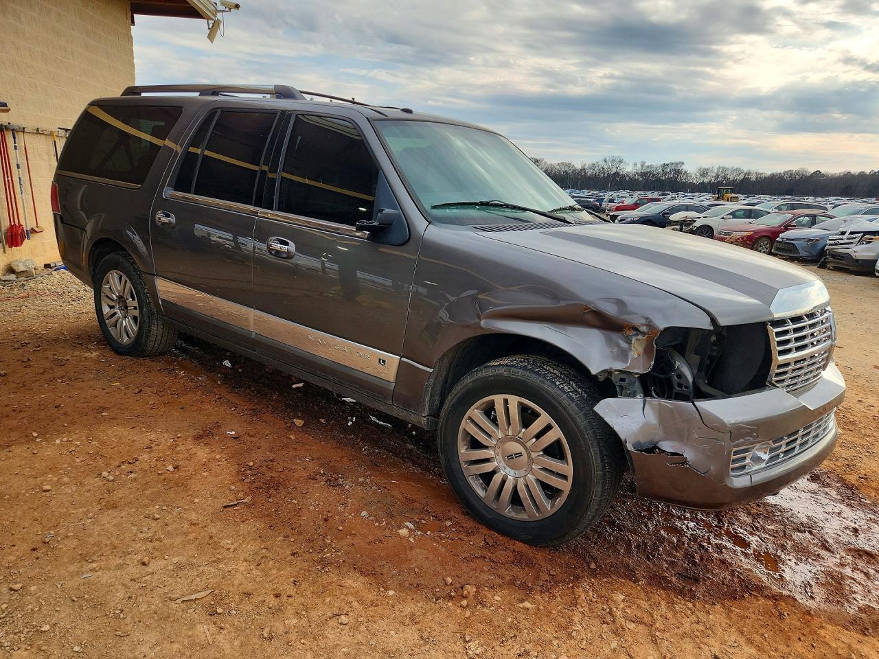 2012 Lincoln Navigator L - Image 4