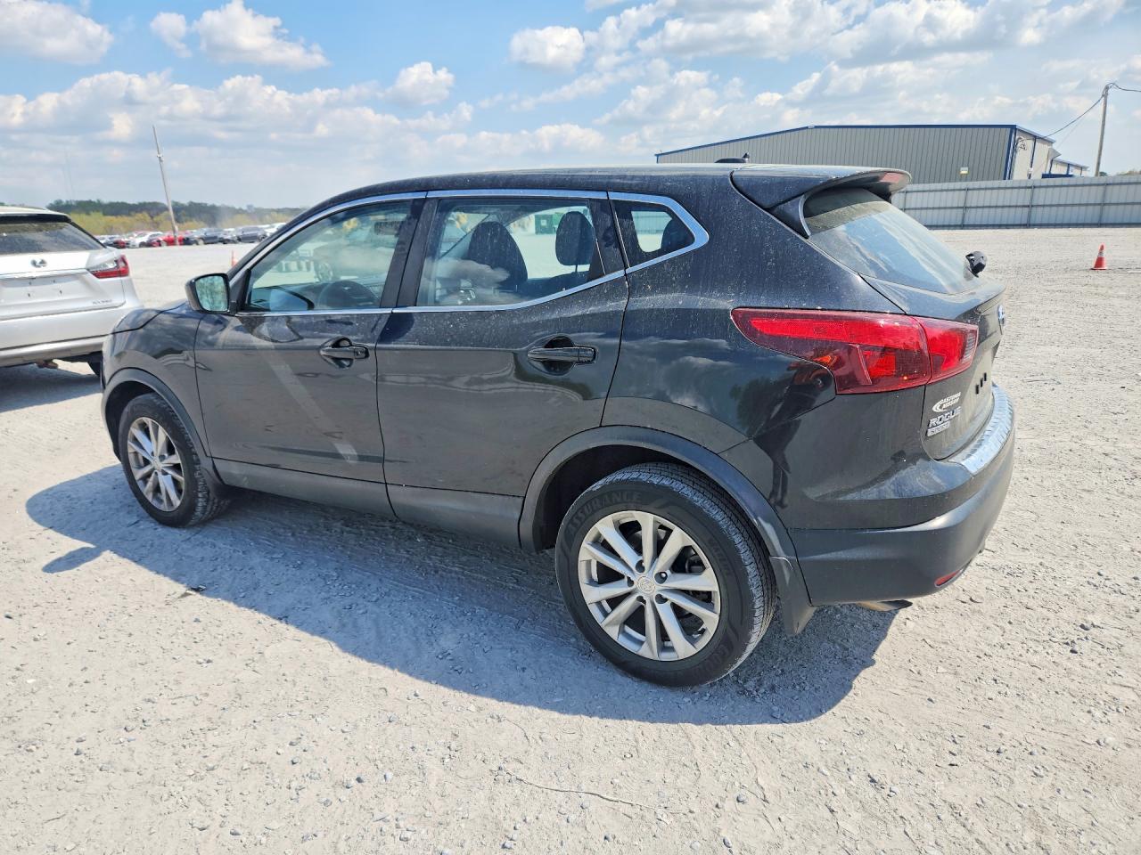 2017 Nissan Rogue Sport S - Image 2