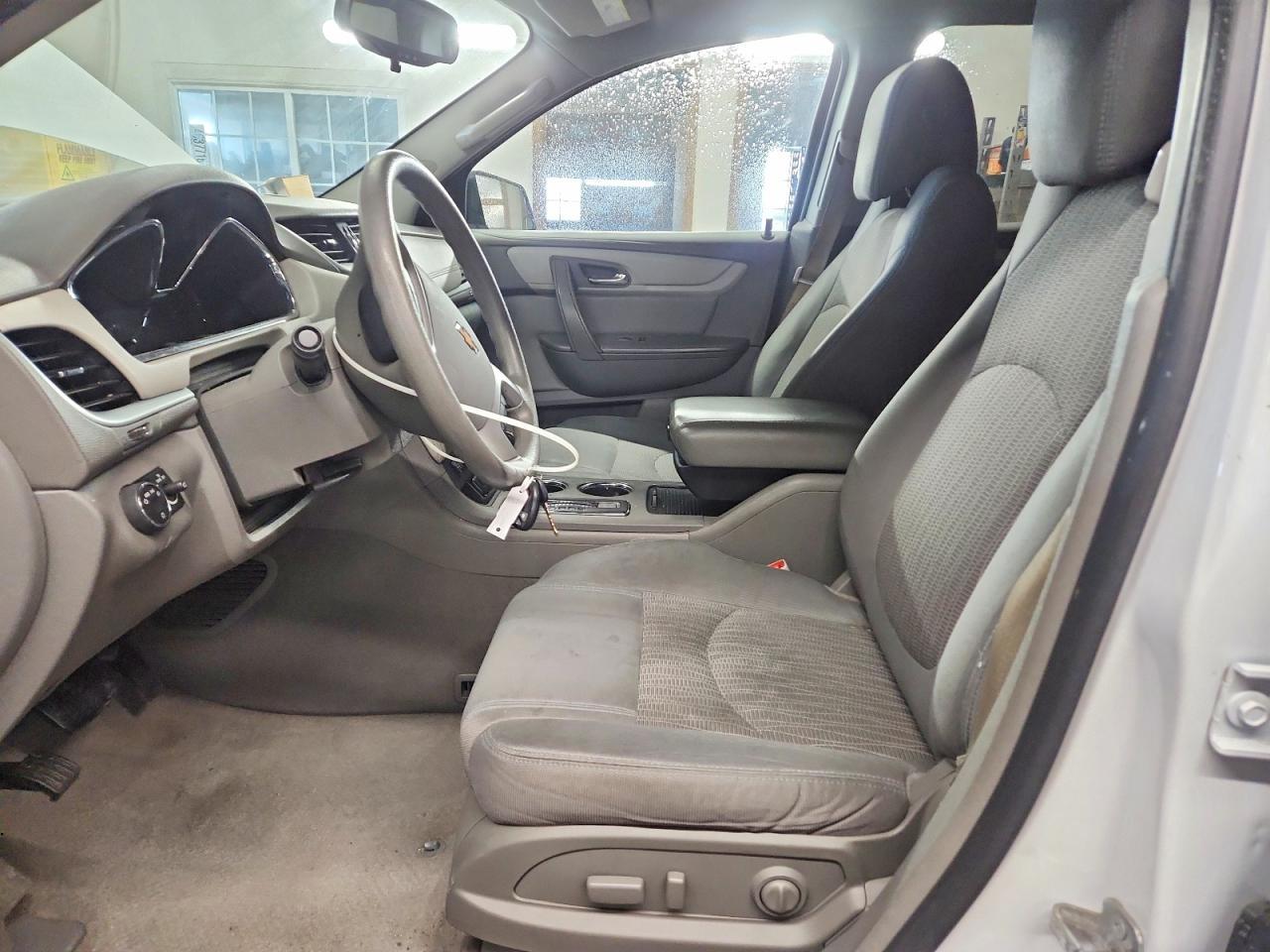 2017 Chevrolet Traverse Ls - Image 7