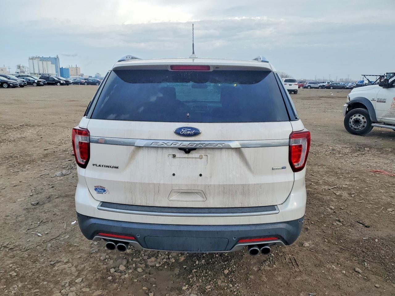 2018 Ford Explorer Platinum - Image 6