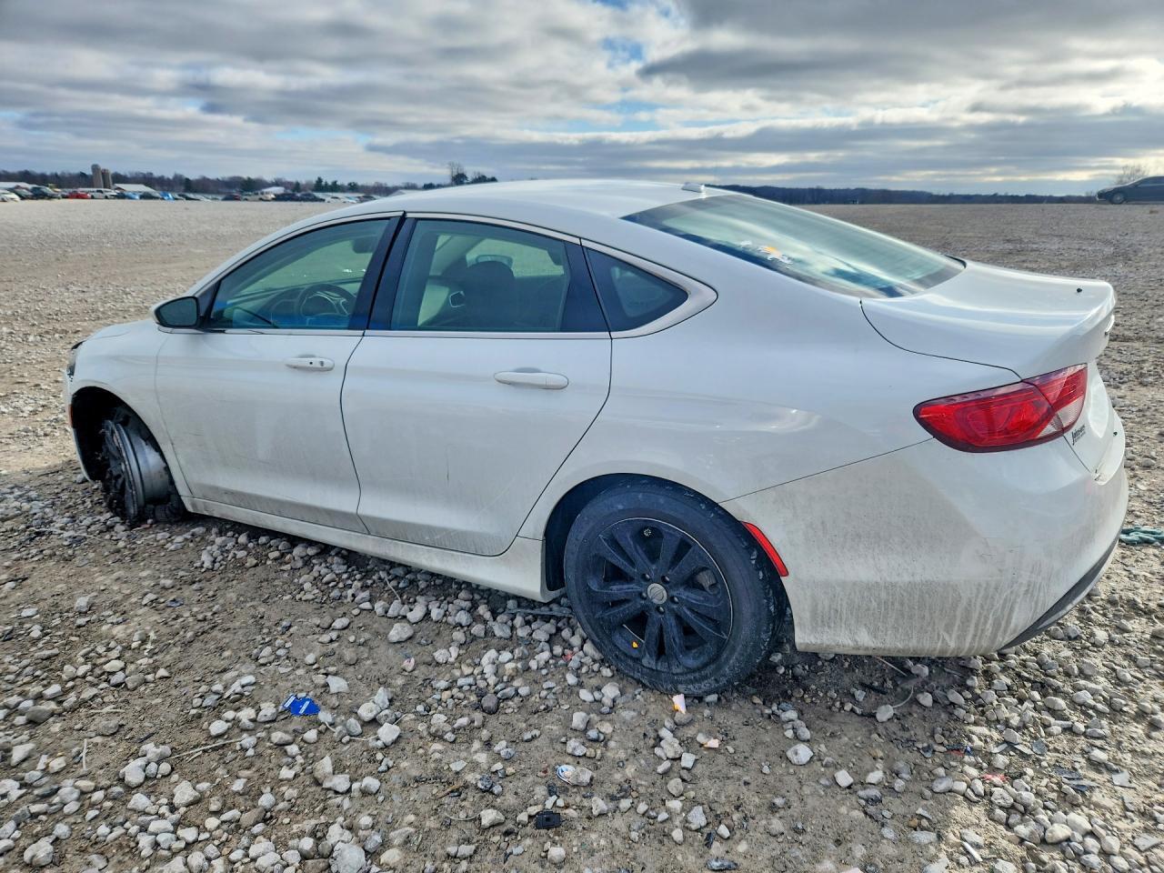 2016 Chrysler 200 Limited - Image 2