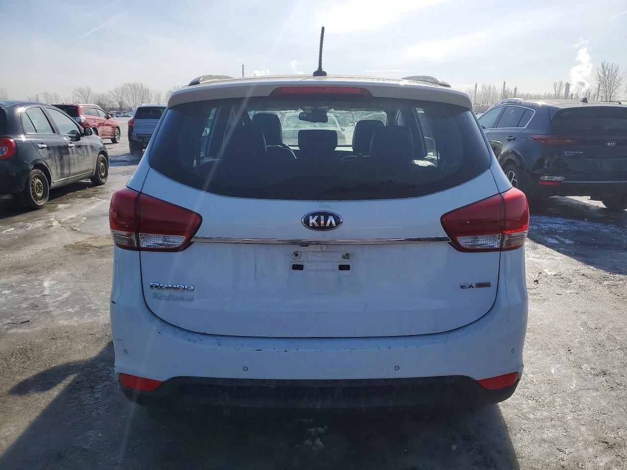 2014 Kia Rondo - Фото 6