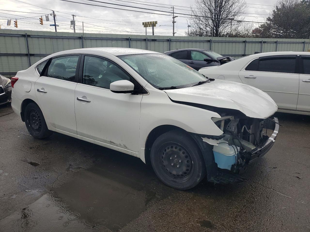 2017 Nissan Sentra S - Фото 4