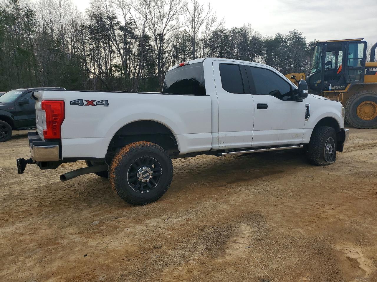 2019 Ford F250 - Image 3
