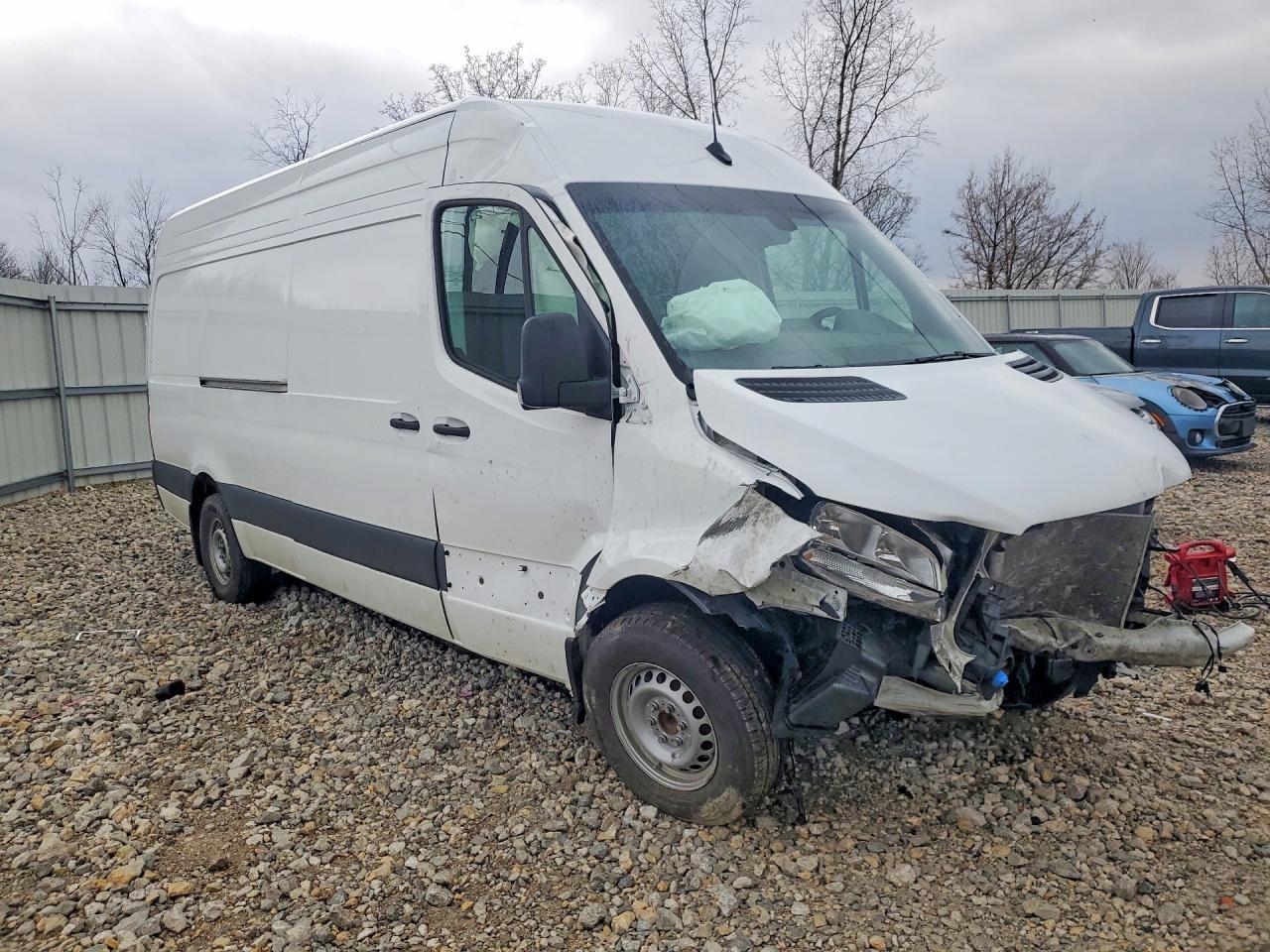 2024 Mercedes Benz Sprinter 2500 Delivery Van - Фото 4
