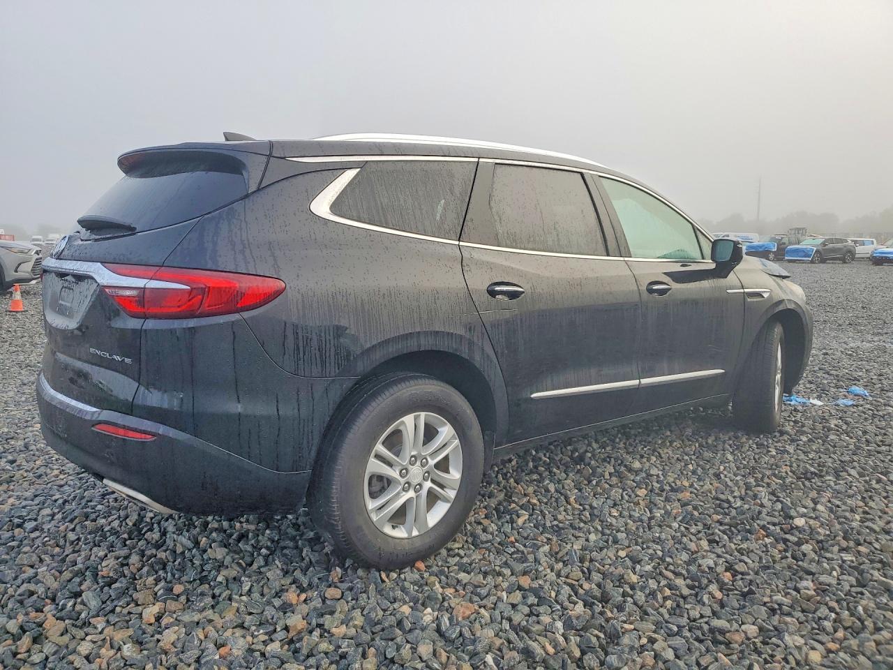 2018 Buick Enclave Essence - Image 3