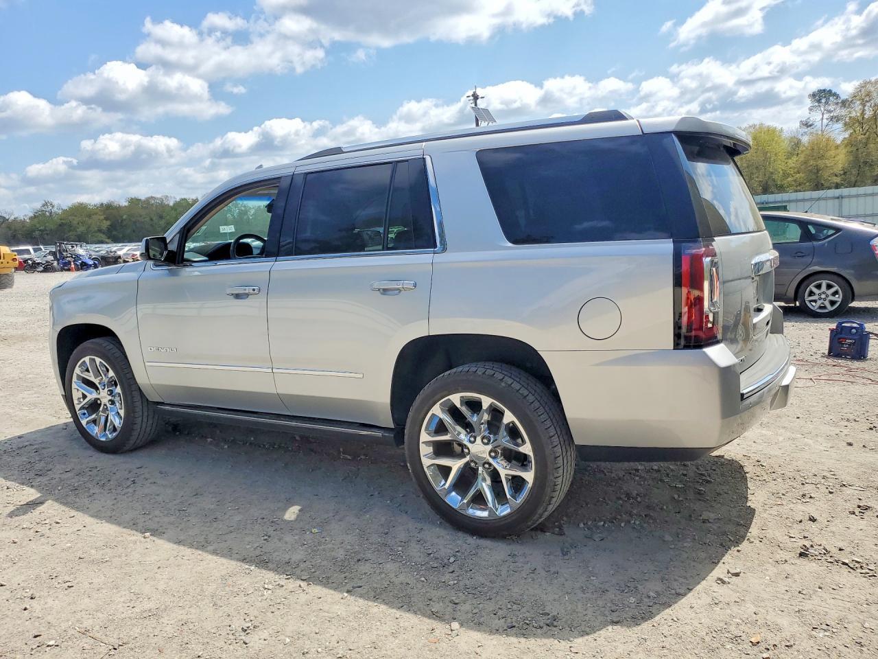 2020 GMC Yukon Denali - Image 2