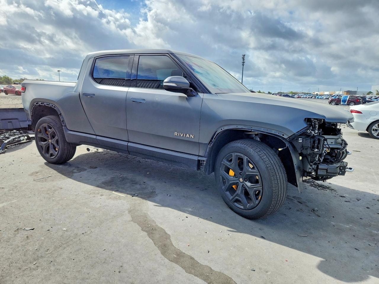 2023 Rivian R1T Adventure - Image 4