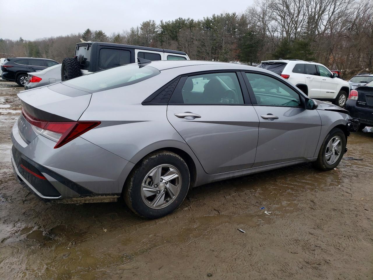2025 Hyundai Elantra Se - Фото 3