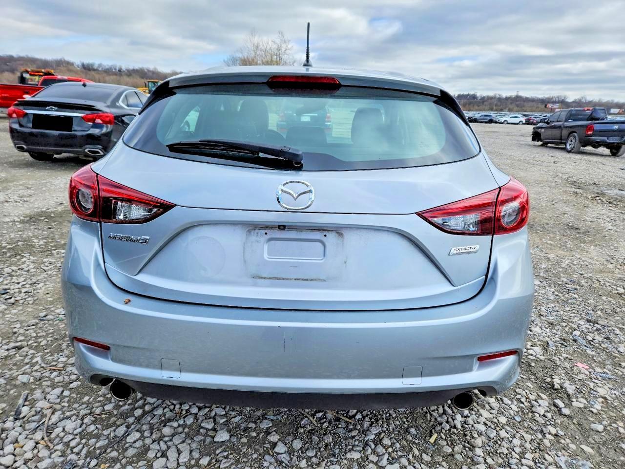 2018 Mazda 3 Touring - Image 6