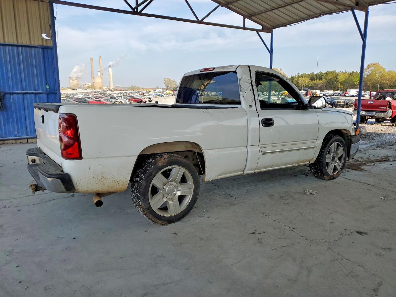 2003 Chevrolet Silverado C1500 - Image 3
