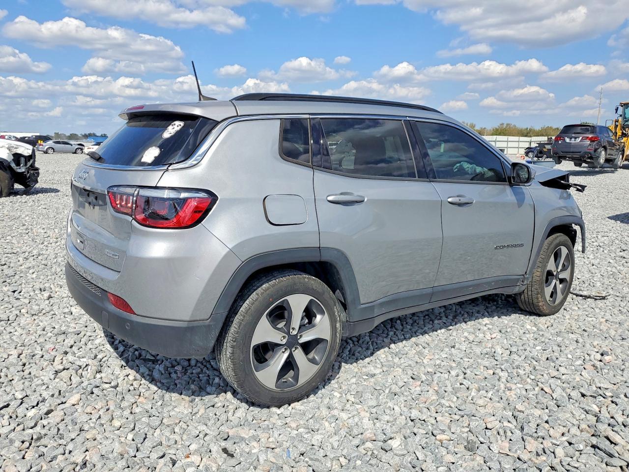 2020 Jeep Compass Latitude - Фото 3