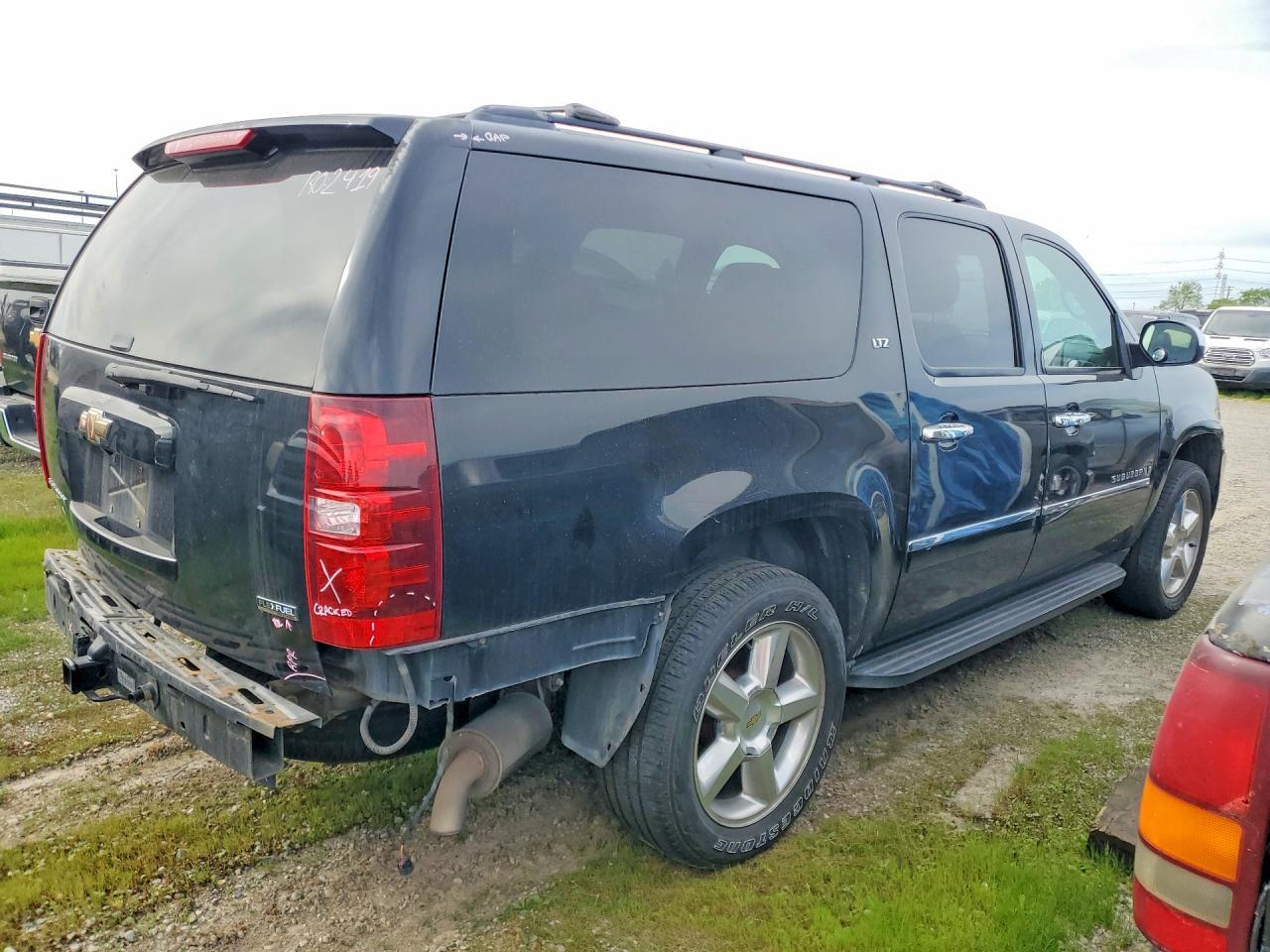 2009 Chevrolet Suburban K1500 Ltz - Image 3