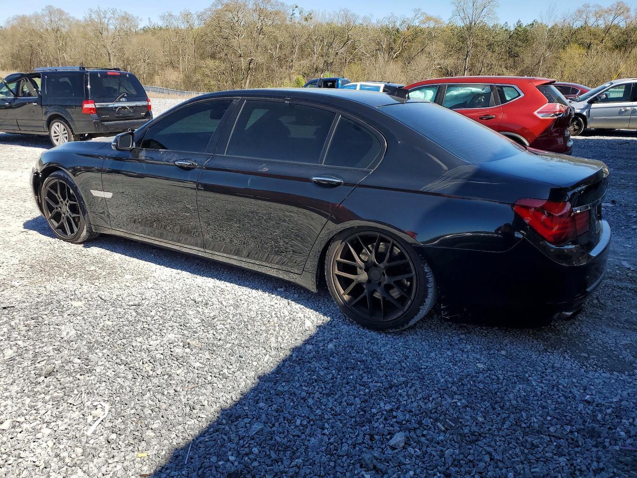 2014 BMW 750 Li - Фото 2