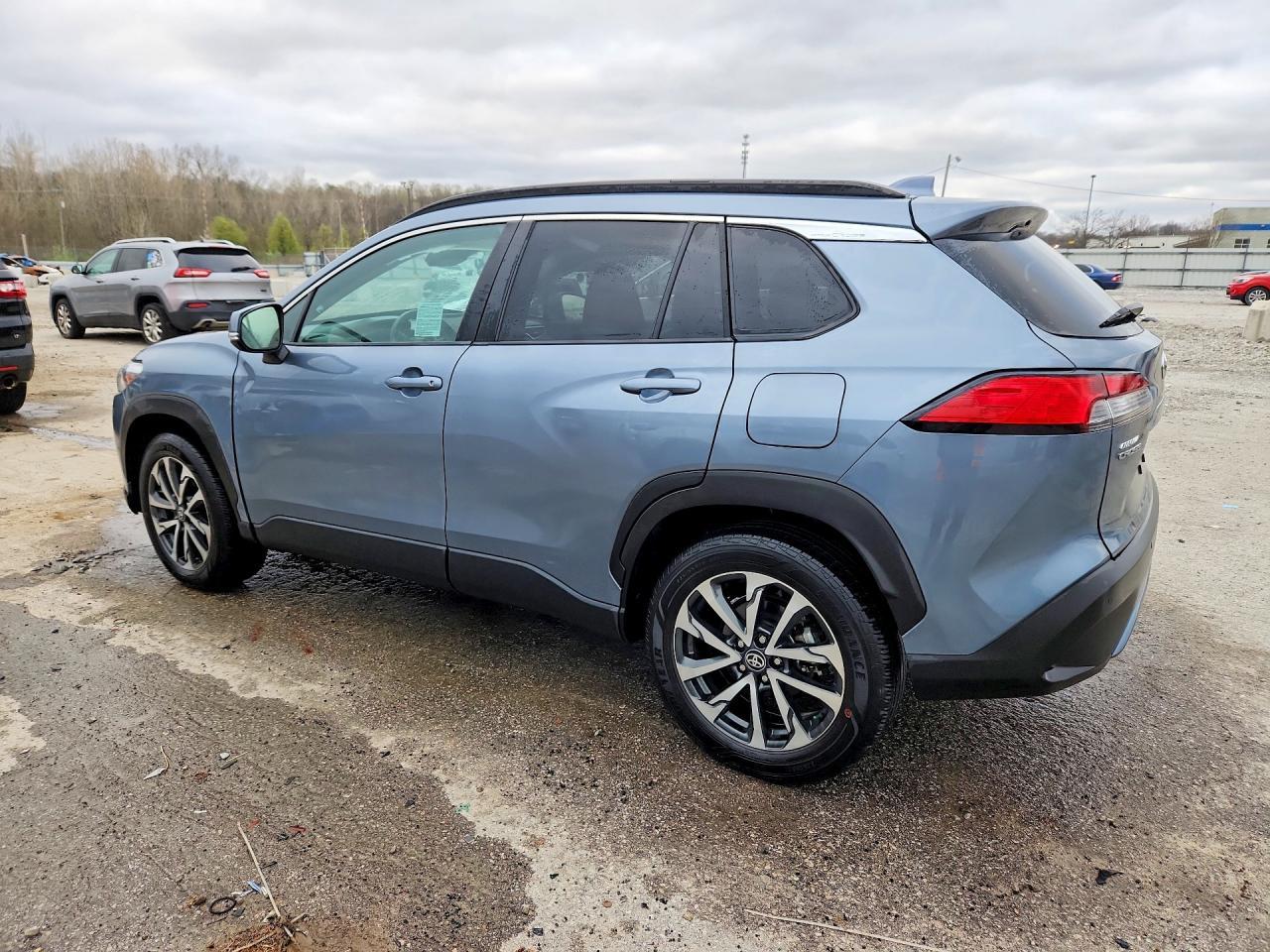 2024 Toyota Corolla Cross Xle - Image 2