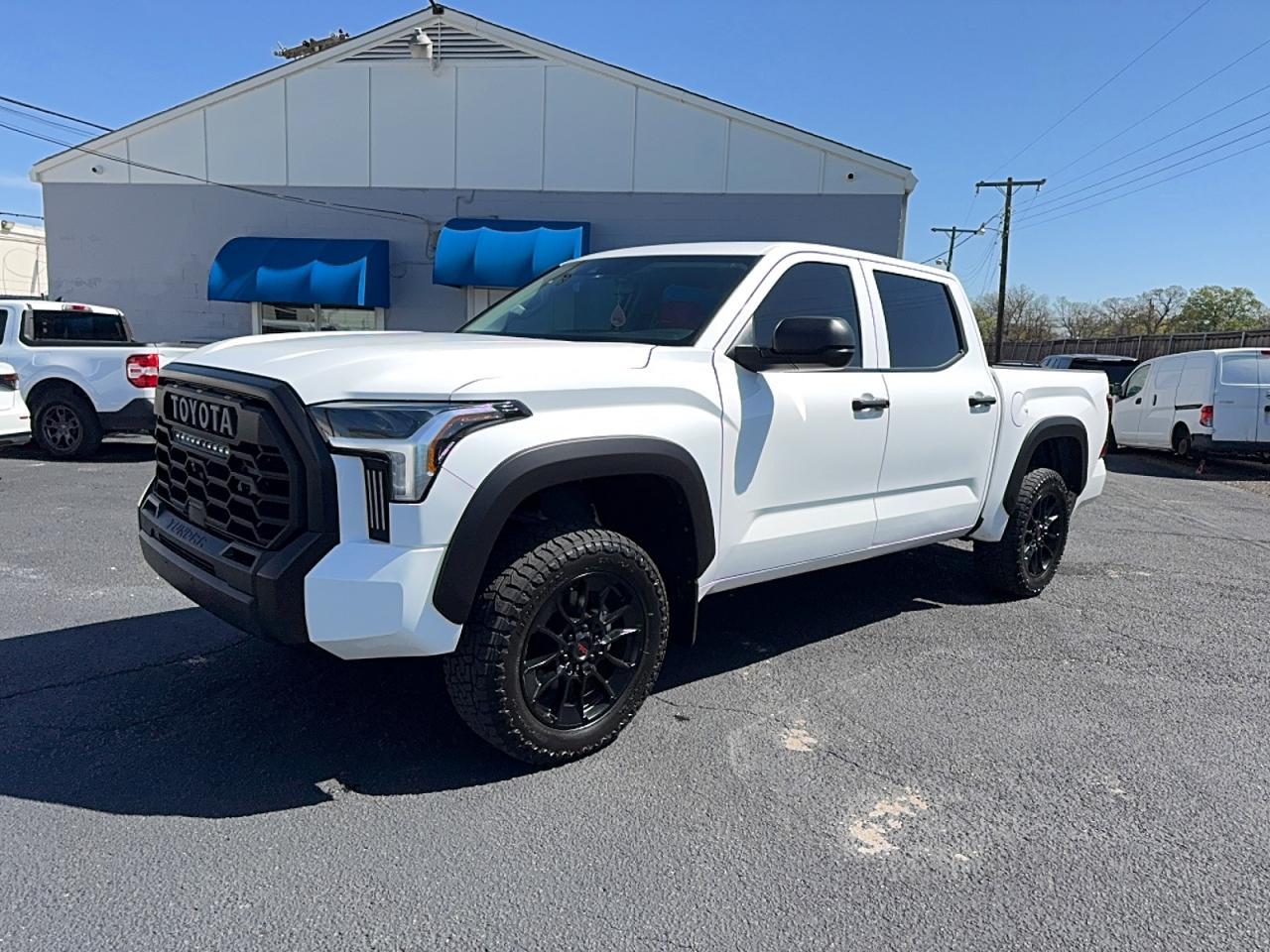 2024 Toyota Tundra Sr - Фото 2