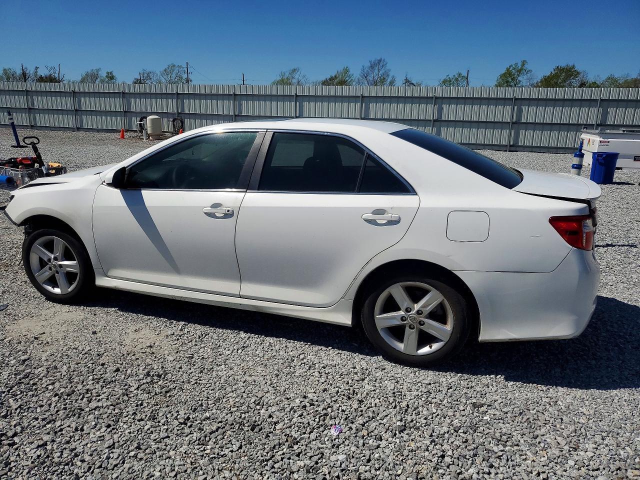 2013 Toyota Camry Se - Фото 2