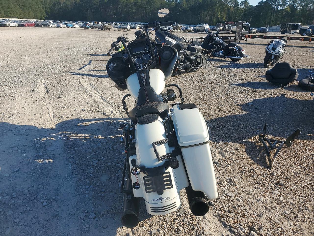 2018 Harley-Davidson Fltrxs Road Glide Special - Фото 4