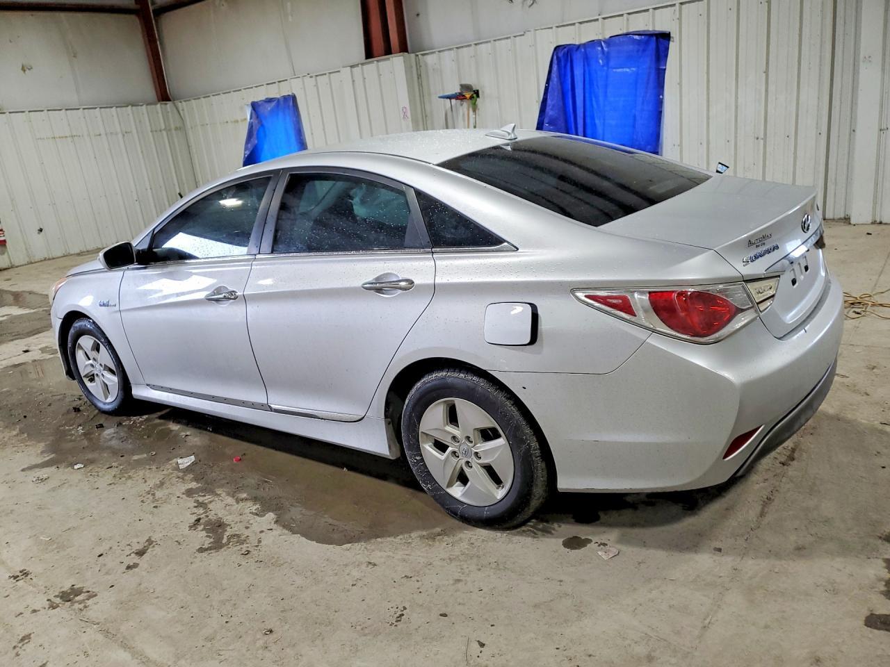 2012 Hyundai Sonata Hybrid Base - Фото 2
