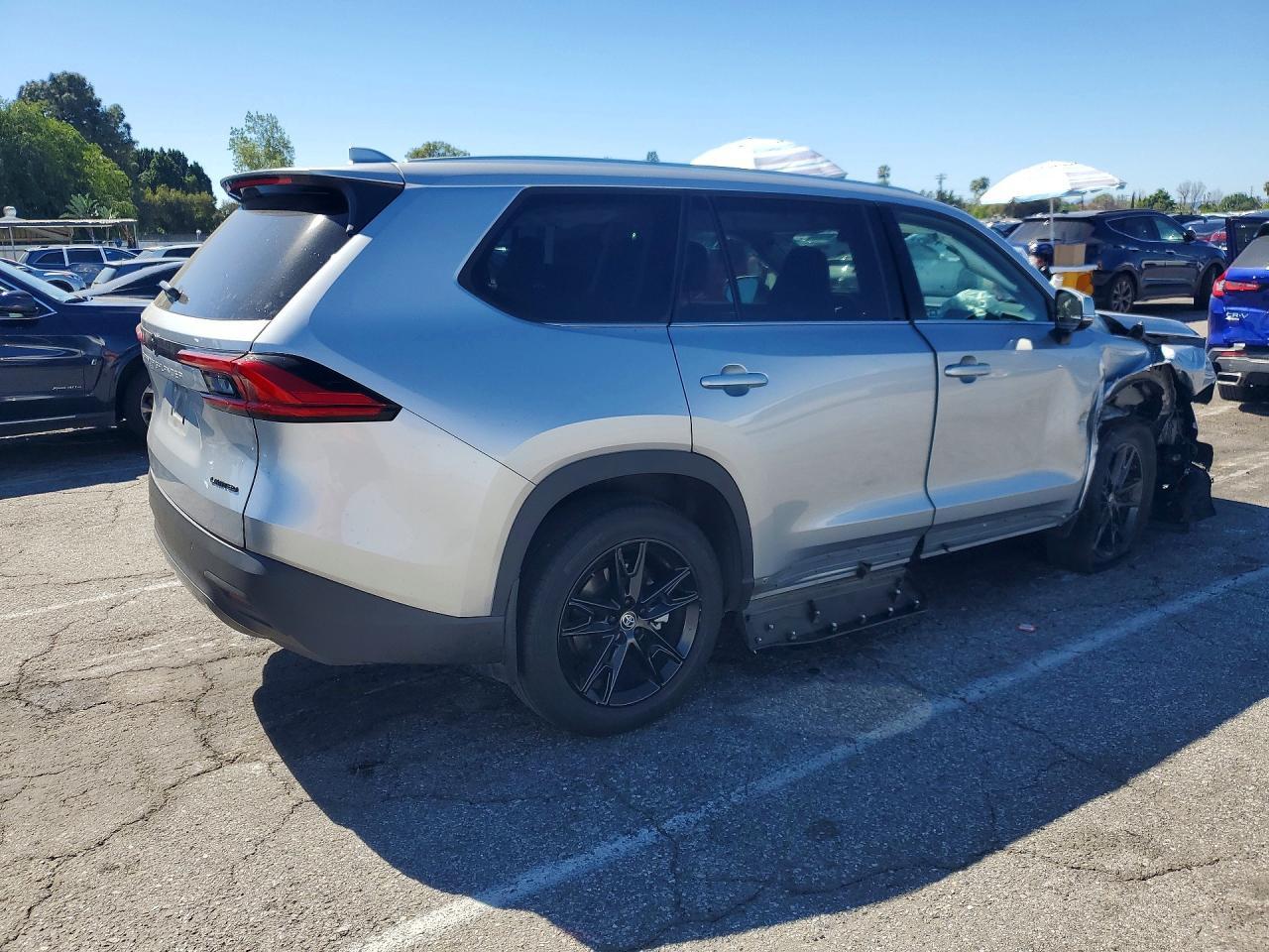 2024 Toyota Grand Highlander Limited - Фото 3