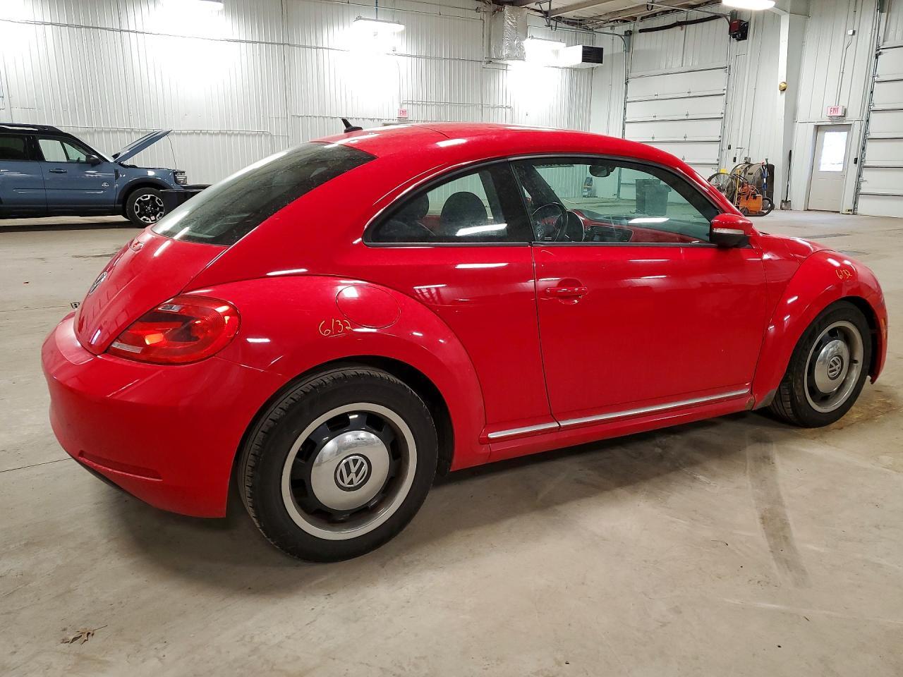 2012 Volkswagen Beetle - Image 3