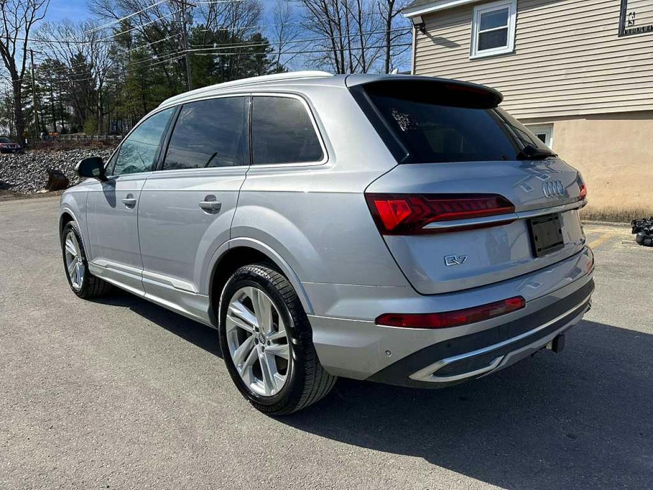 2021 Audi Q7 Premium Plus - Фото 2