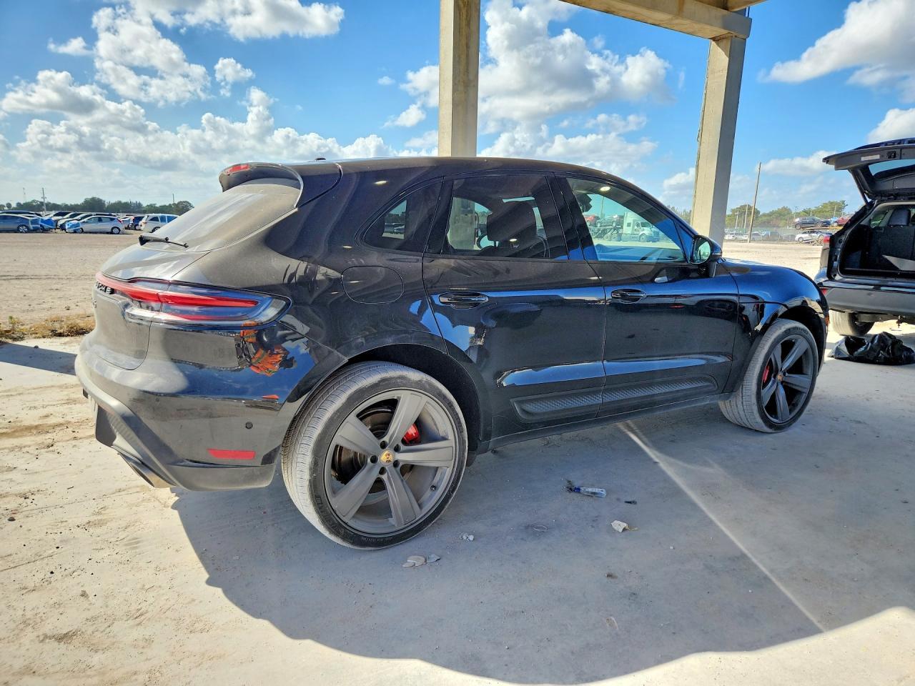 2023 Porsche Macan S - Фото 3